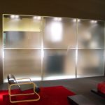 Schiebegarderobe mit hinterleuchtetem Artenfoto