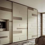 Kleiderschrank mit TV-Dekorideen