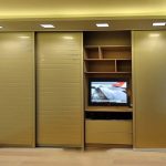 Kleiderschrank mit TV-Designs