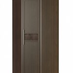 Kleiderschrank in einer Ecke