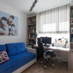Kleiderschrank um die Fensteröffnung