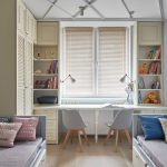 Kleiderschrank um die Fensteröffnung