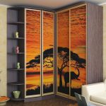 Kleiderschrank mit Safari