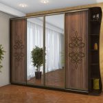 Kleiderschrank mit Bild