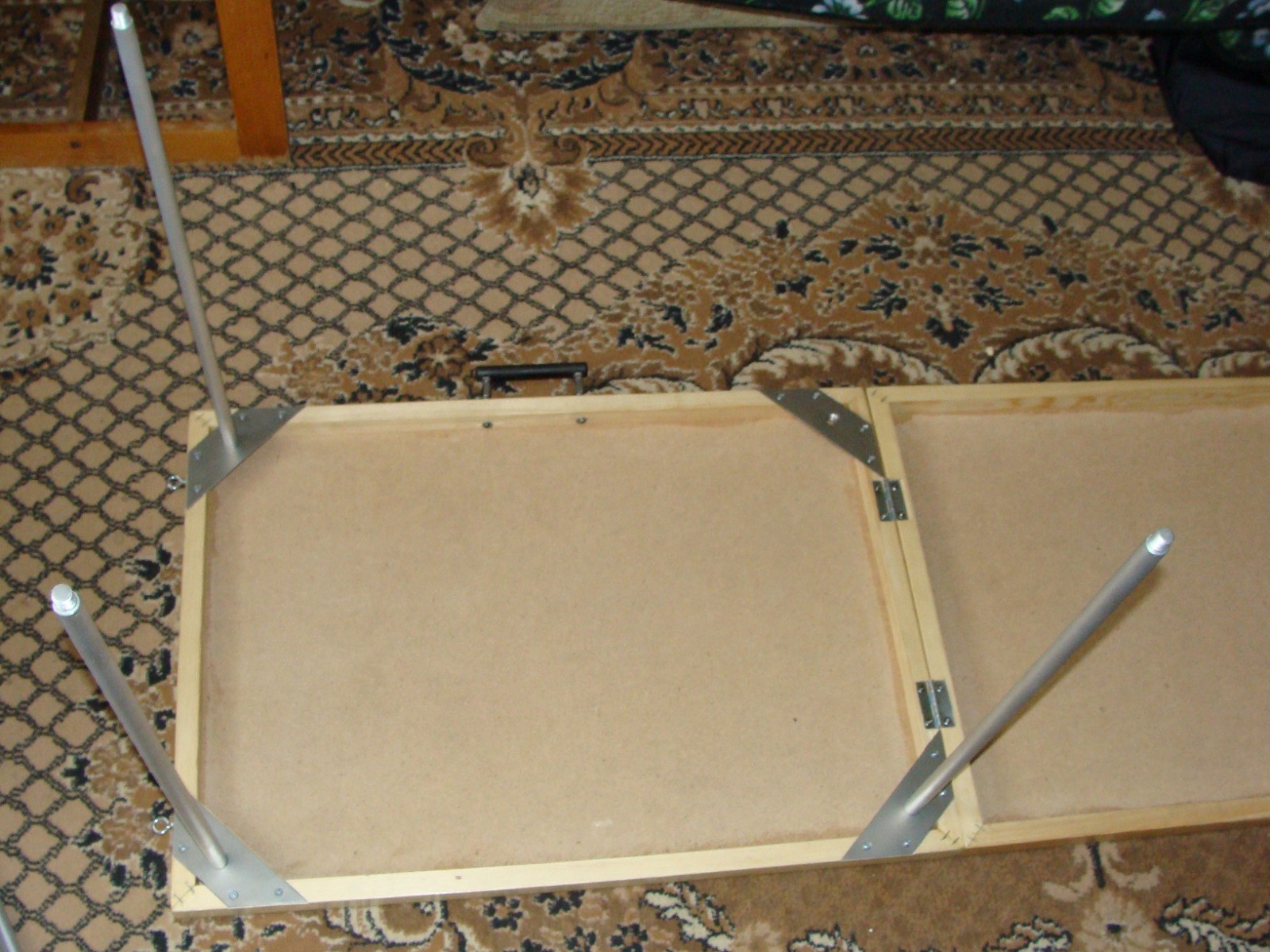 assemblage de pièces de table