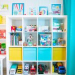 un support pour les jouets dans les options de conception de la pépinière
