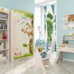 un support pour les jouets dans la pépinière