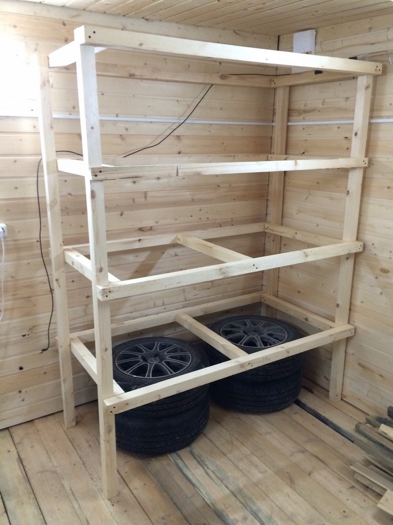 étagère en bois