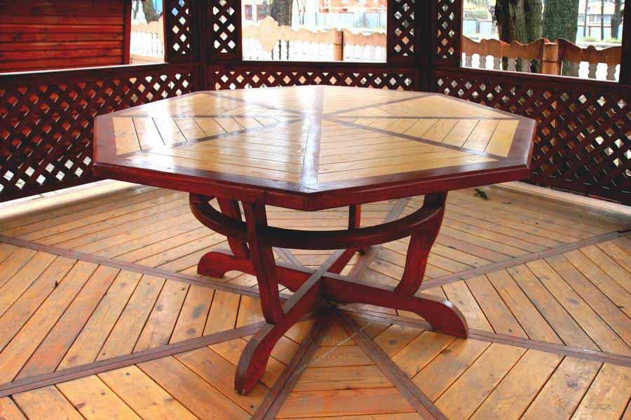 table de belvédère hexagonale