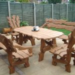 exemple d'une table dans un gazebo