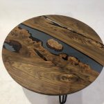 table ronde avec coupe à la scie avec remplissage noir