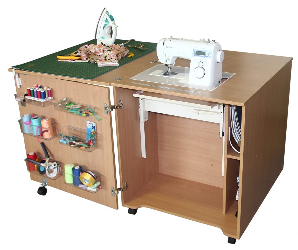 table de machine à coudre