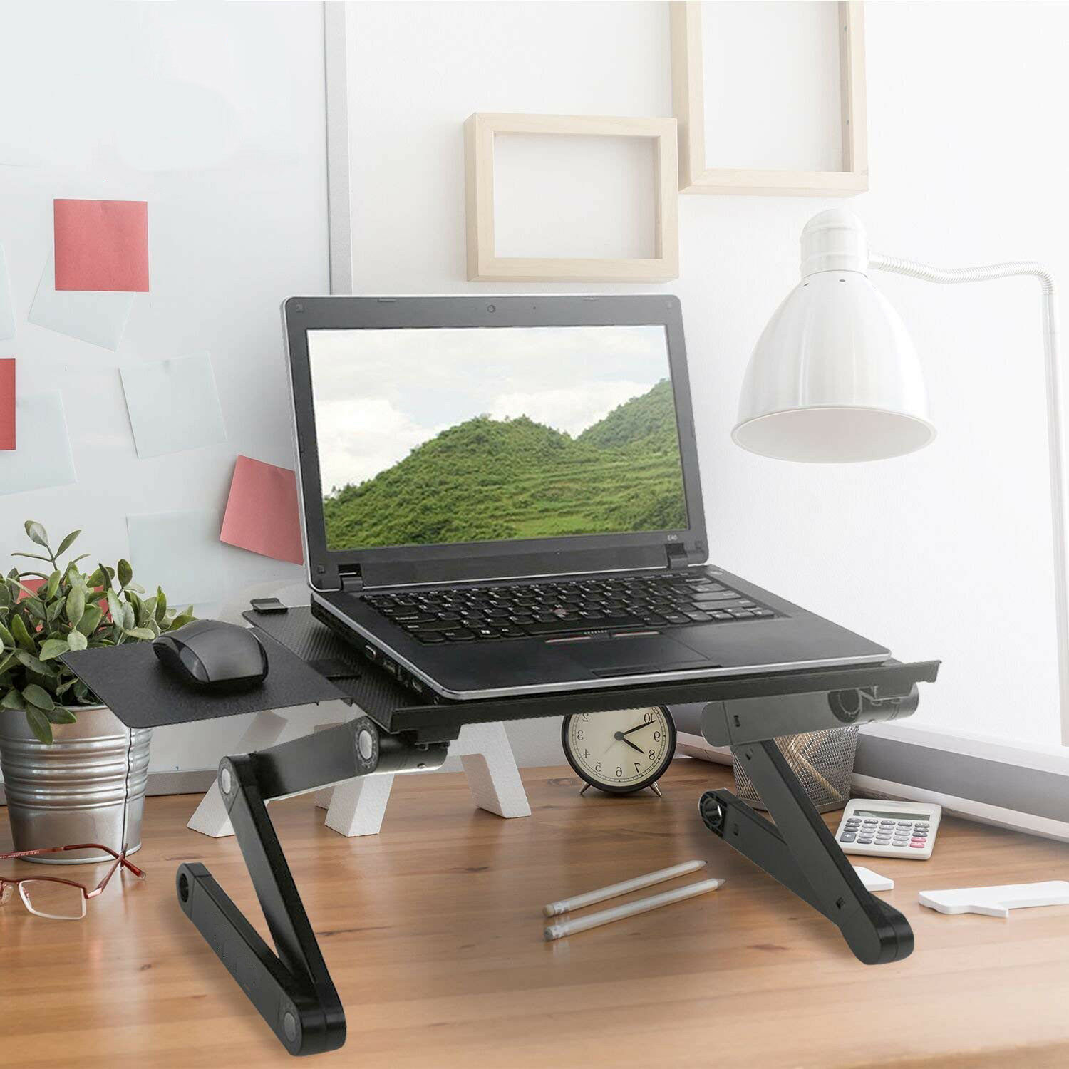 foto de la mesa del ordenador portátil