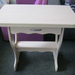 table de cuisine avec tiroir