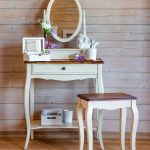 coiffeuse avec décoration miroir