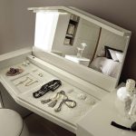 coiffeuse avec décoration photo miroir