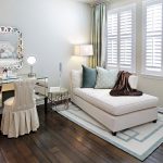 Coiffeuse avec des idées de décoration de miroir