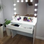 coiffeuse avec miroir intérieur