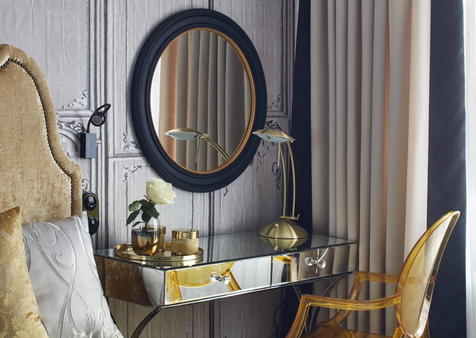 coiffeuse avec décoration miroir photo