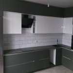 armoire de cuisine grise