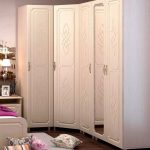 Eckkleiderschrank im Schlafzimmer