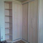 mach einen kleiderschrank im flur