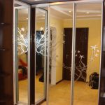 Kleiderschrank im Flurglas
