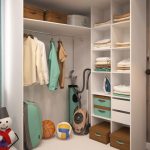 volumetrische Garderobe im Flur