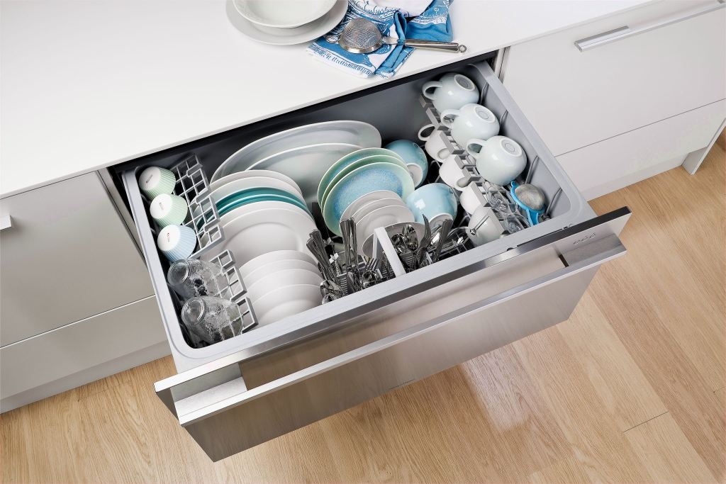 instalação de uma máquina de lavar louça moderna