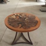 table insolite avec coupe à la scie