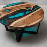 belle table à la scie avec garnitures