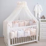 baldakijn baby witte tule