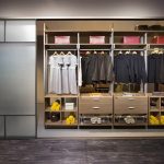 Einbauschrank mit Spanndeckendekor Foto