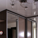 Einbauschrank und Spanndecke Foto