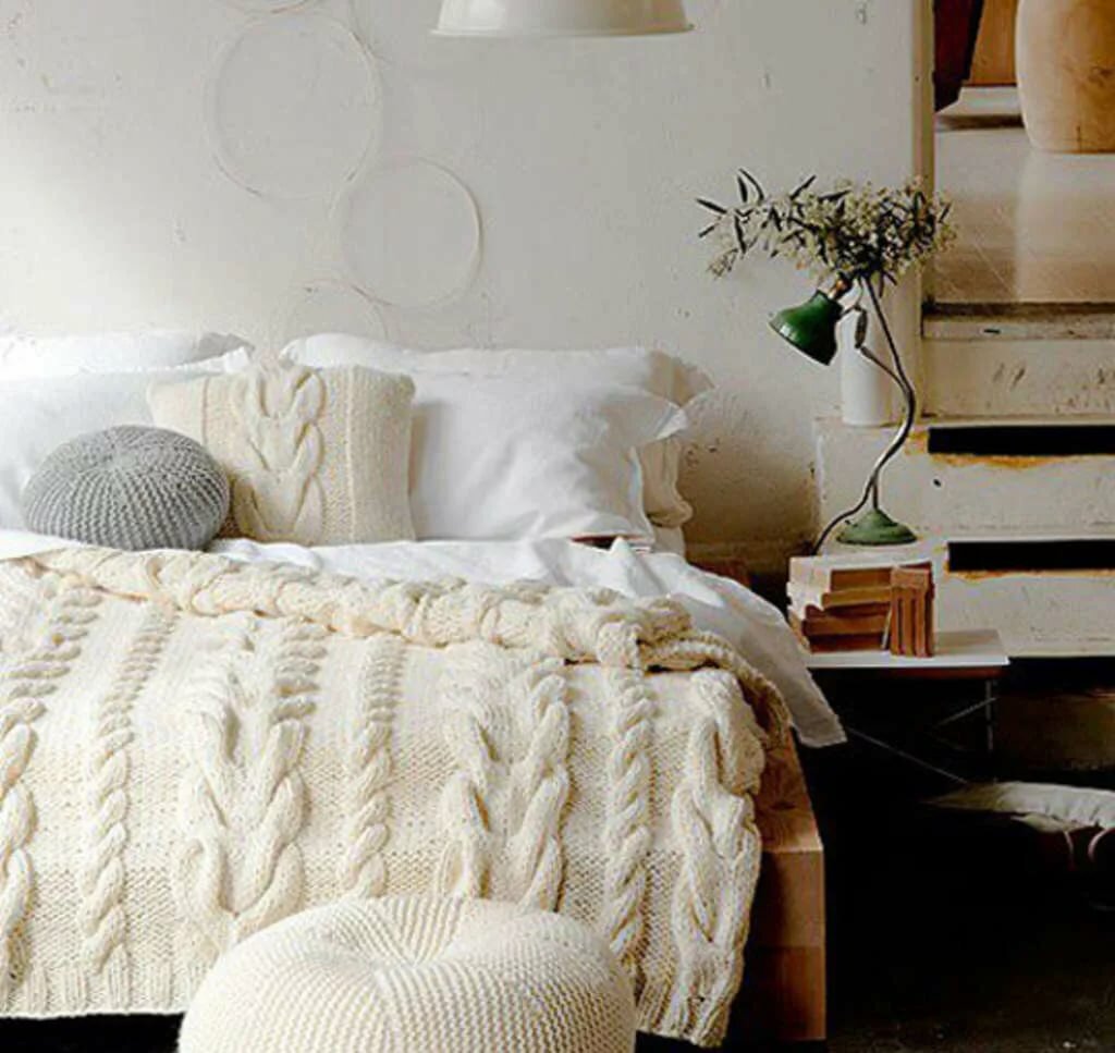 de quoi couvrir le lit
