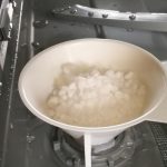 trocando o sal na máquina de lavar louça