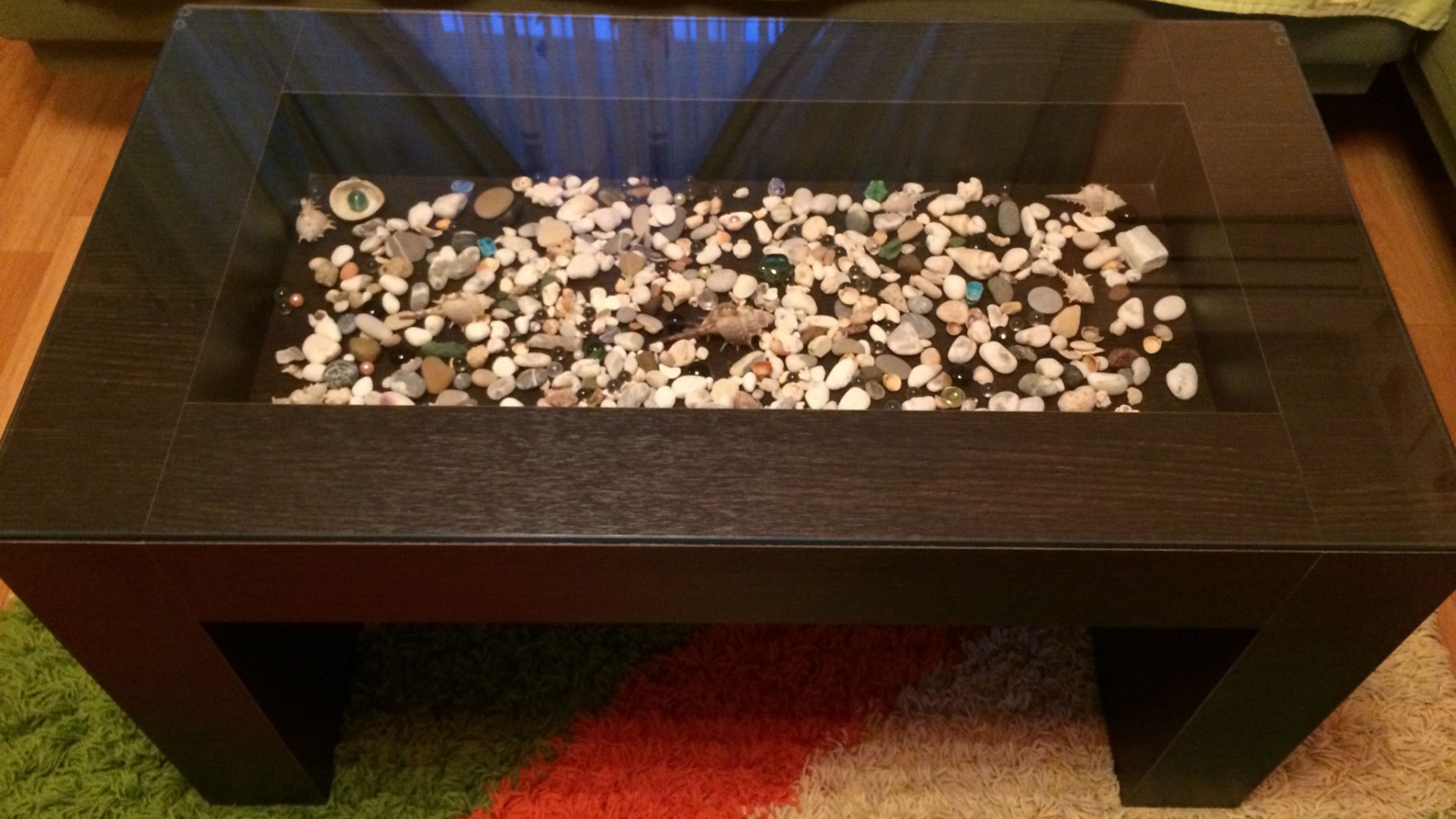 table basse en verre et bois