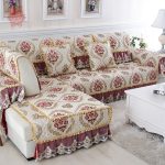 cape for sofa with flowers
