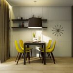 décoration murale près de la table dans les idées de cuisine
