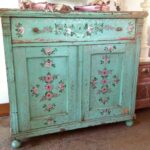 armoire de découpage bleu