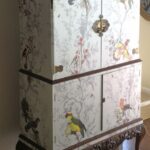 meuble de découpage blanc avec oiseaux