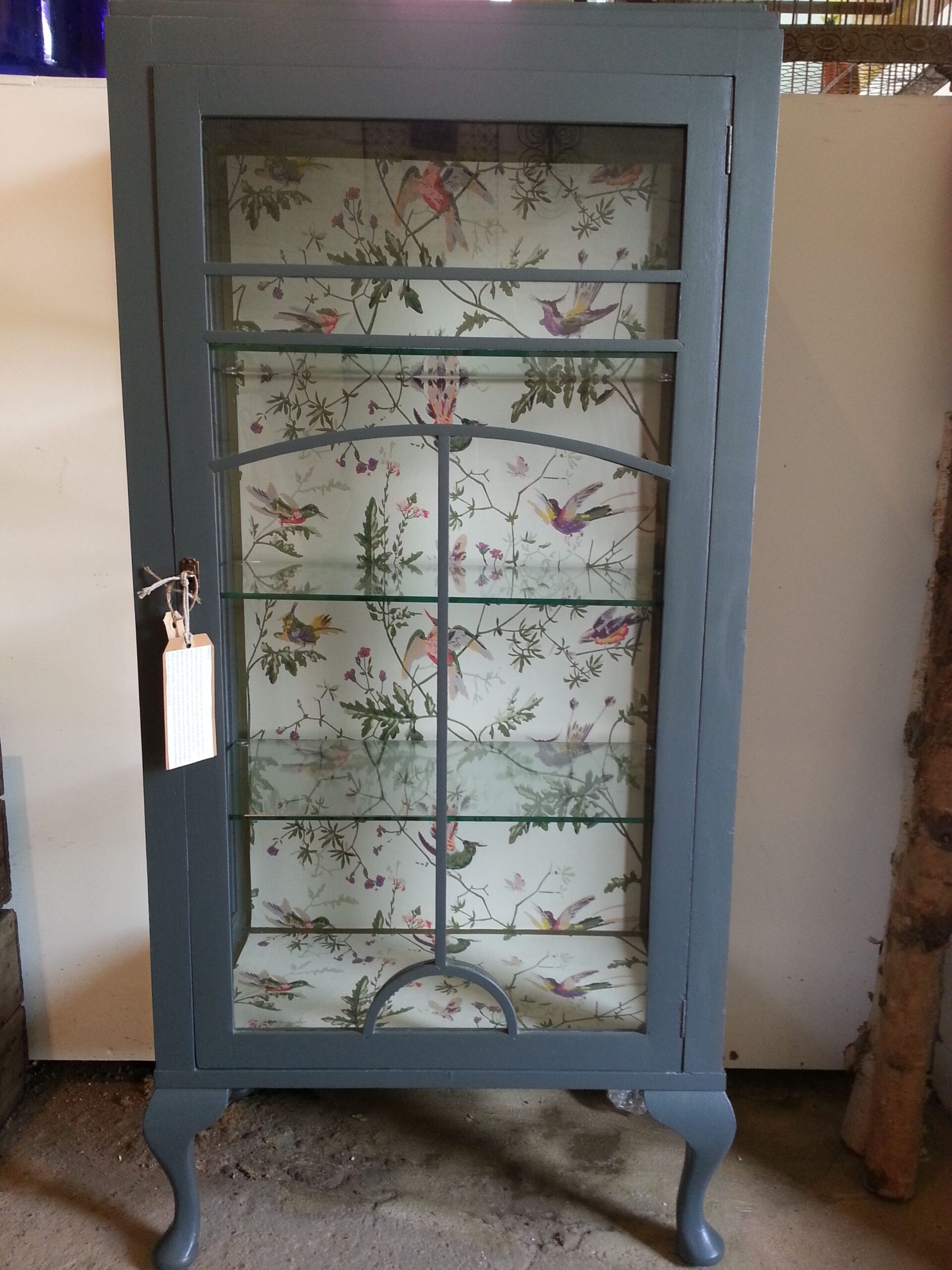 armoire à découpage inversé