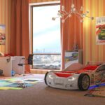 Babybett im Zimmer