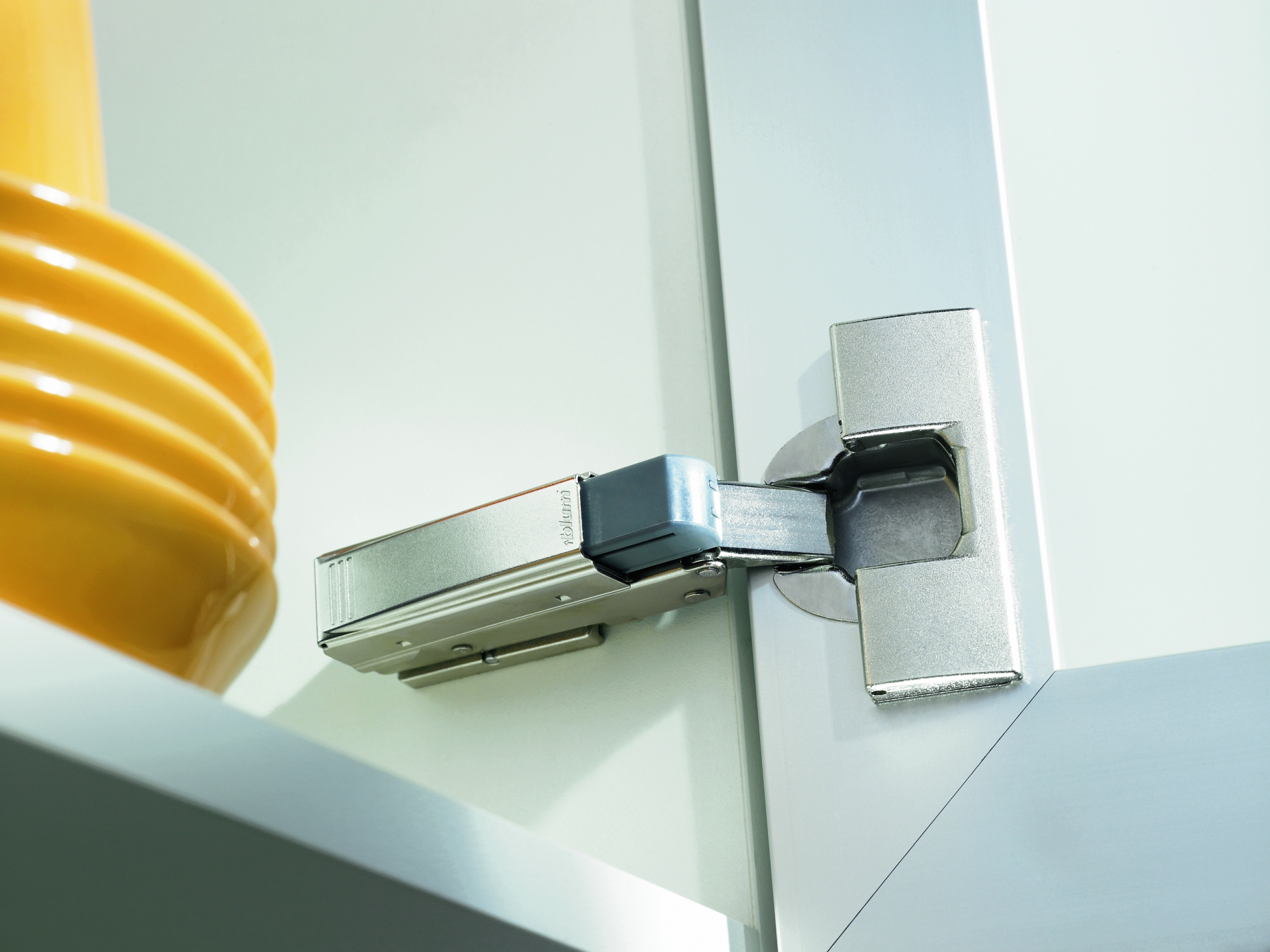 remplacement ferme-porte