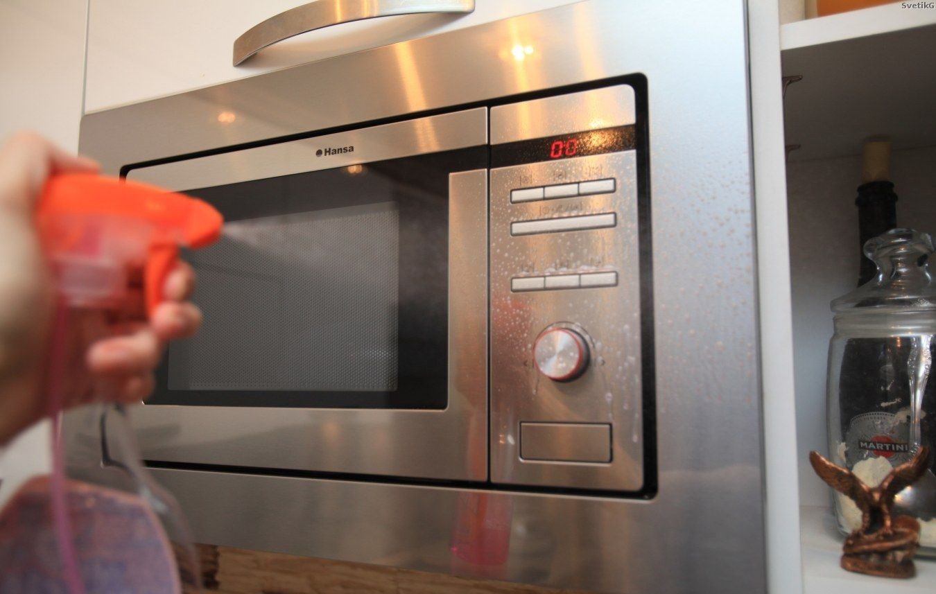 comment laver rapidement le micro-ondes
