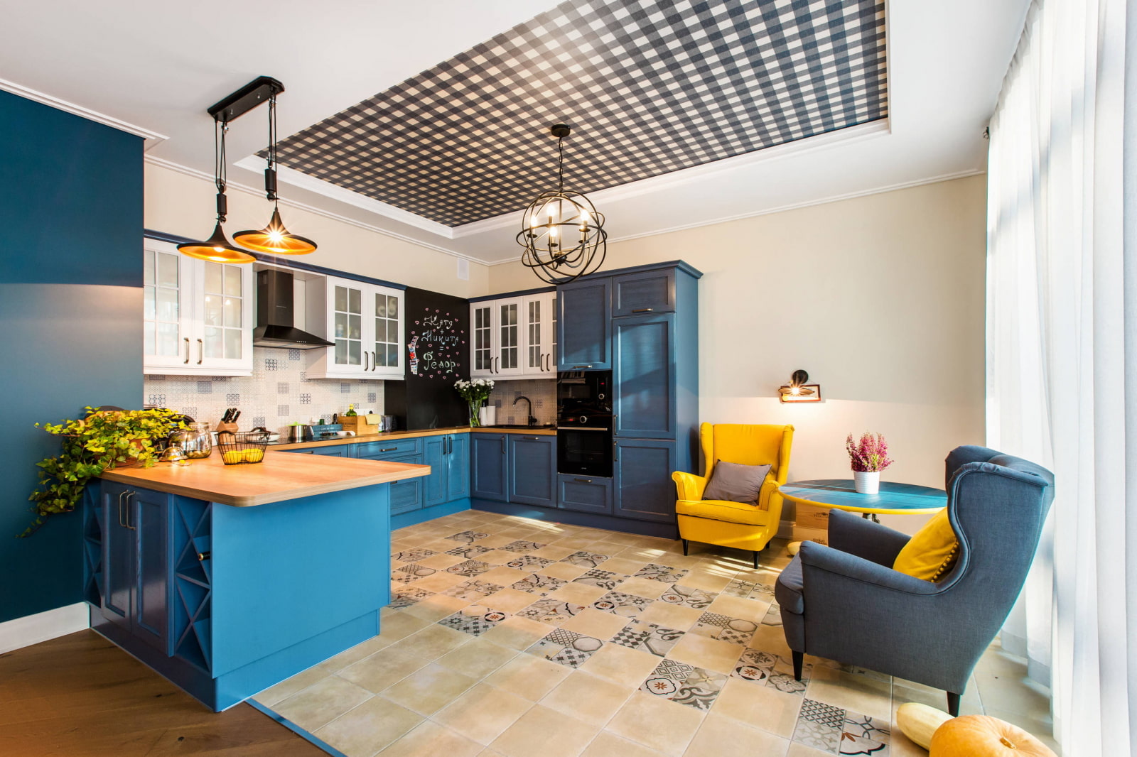 u-shaped kitchen set