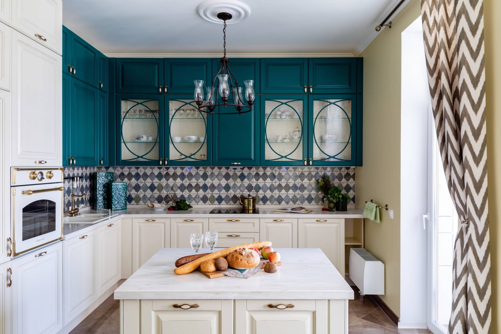 kitchen set with light fronts