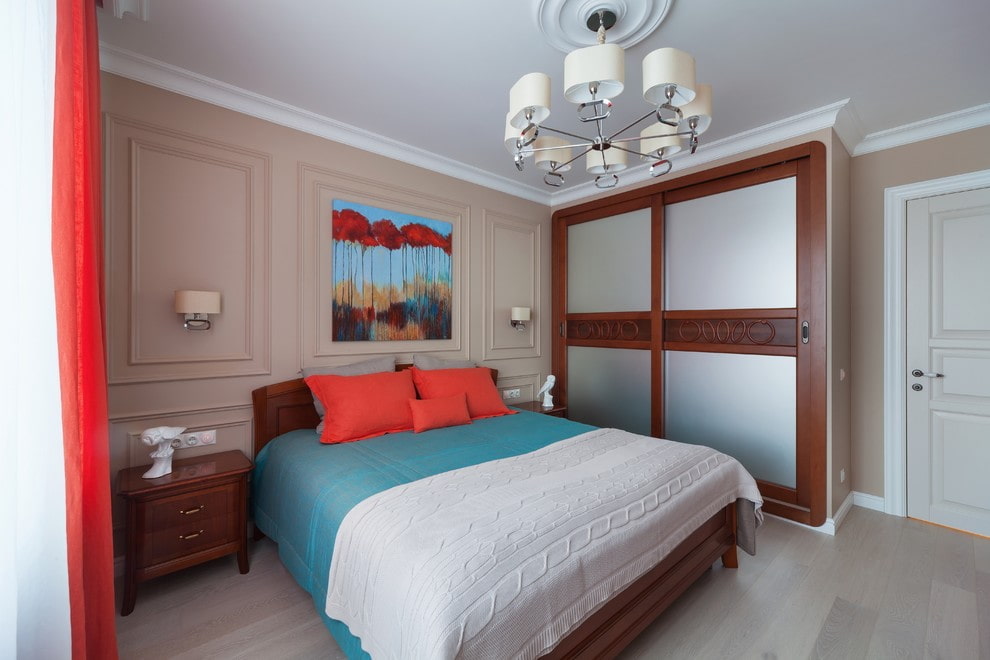 Halbeinbauschrank
