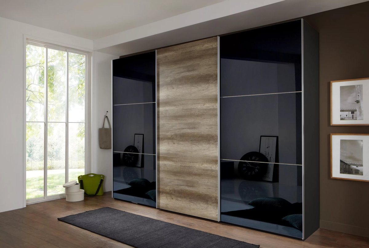 Schrank Kleiderschrank