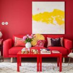 canapé rouge dans le salon